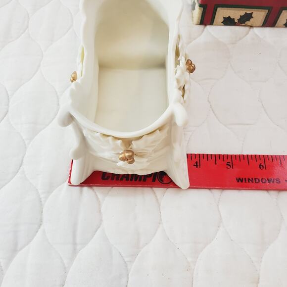 Vintage Elegant Holly Porcelain Sleigh #3579 3D Planter Decor Christmas Holiday - Picture 7 of 10